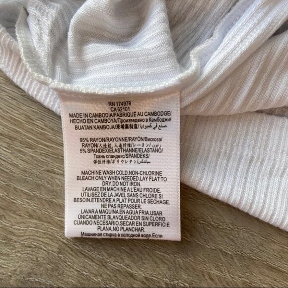 NWT BCBGeneration  Solid Crop T-shirt - Picture 7 of 9